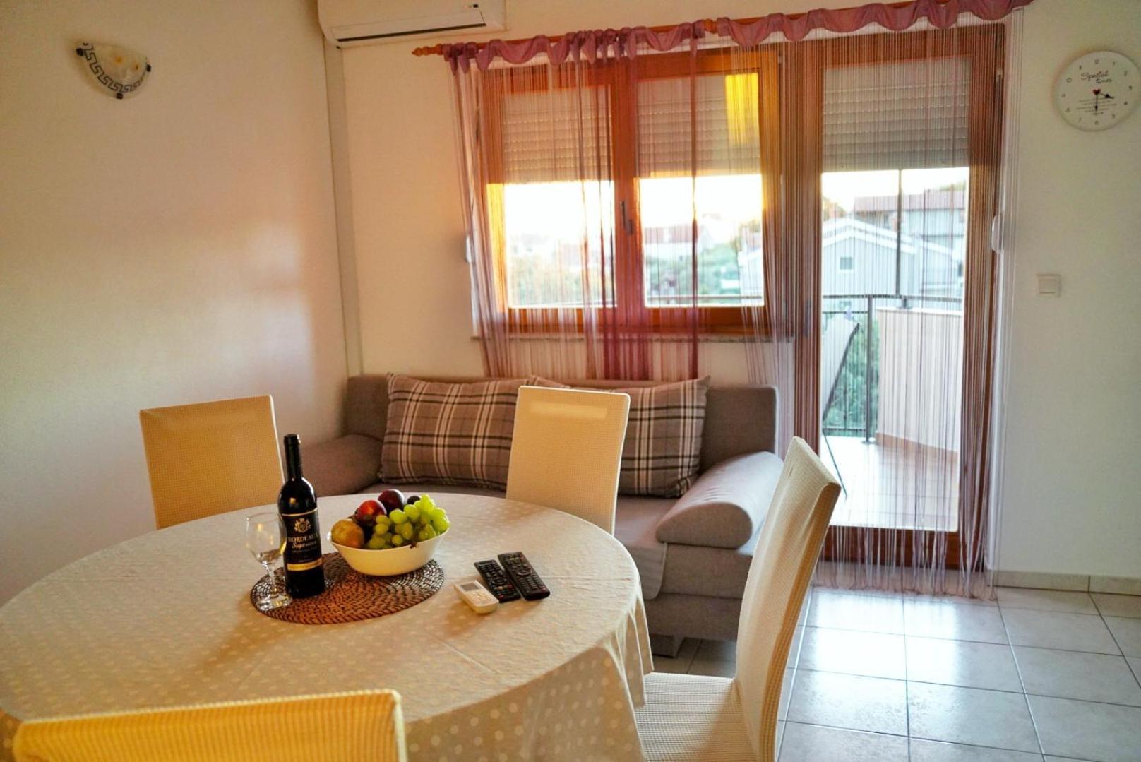 Apartament Jukic Sveti Filip i Jakov Kültér fotó